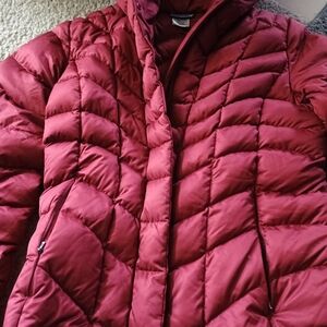 Patagonia Women's Burgundy Puffer Jacket